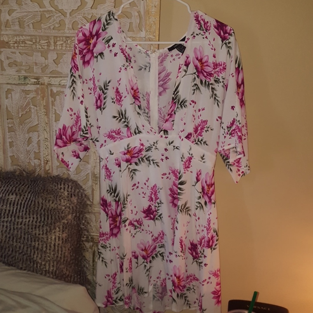 Beautiful mini dress.